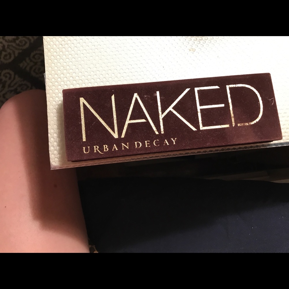 Naked pallete